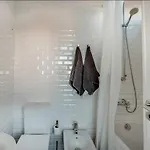 Апартаменты 2 Bedroom With Great Transport Links To The Heart Of Лиссабон