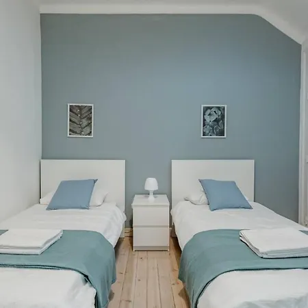 Апартаменты 2 Bedroom With Great Transport Links To The Heart Of Лиссабон