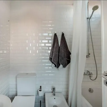 Appartement 2 Bedroom With Great Transport Links To The Heart Of Lisboa