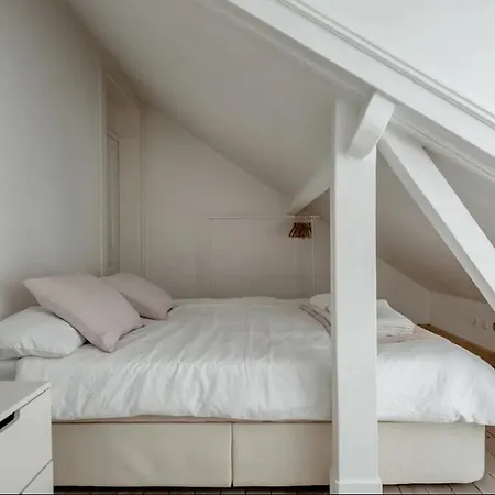 2 Bedroom With Great Transport Links To The Heart Of Appartement