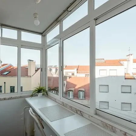 2 Bedroom With Great Transport Links To The Heart Of Apartament *