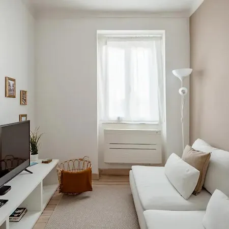 2 Bedroom With Great Transport Links To The Heart Of * Lisboa