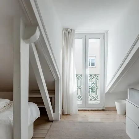 2 Bedroom With Great Transport Links To The Heart Of